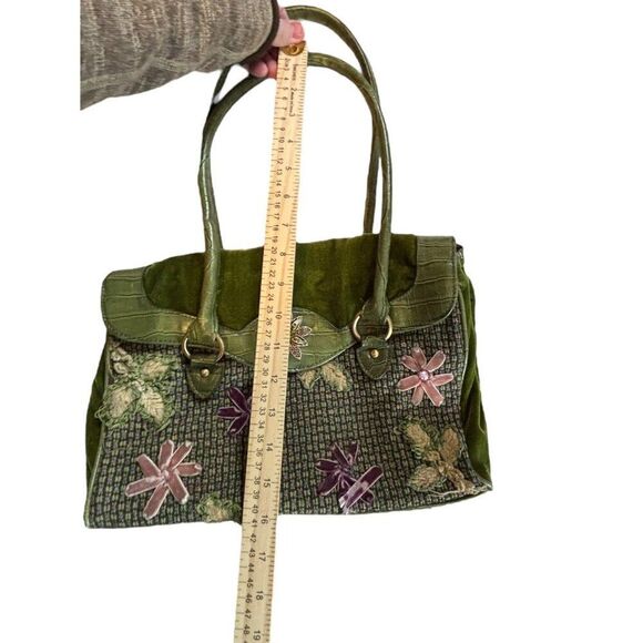 Vintage Green Floral Embroidered Handbag With Dual Handles & Croc Texture Accent - Picture 4 of 15